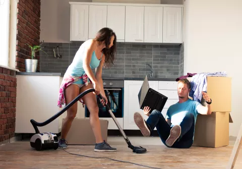 Convivencia en pareja: termómetro para medir la equidad en las tareas domésticas del hogar Las tareas domésticas y el cuidado de las infancias recaen con más fuerza en las mujeres