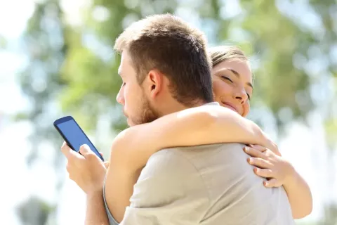 Practicar la infidelidad: ¿una nueva forma de bienestar? Cómo impacta en nuestra salud mental tener varias historias amorosas paralelas