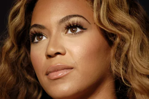 Beyoncé lanzó Renaissance, el primer álbum de una serie de tres que tiene ya grabados Beyoncé lanzó Renaissance.