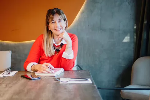 En medio de su lucha por ser madre, creó una comunidad digital y le encontró un nuevo sentido a su profesión En su lucha por ser madre, Paula Castro creó El Club de las Soñadoras; una comunidad virtual que ya cuenta con 26 mil seguidores