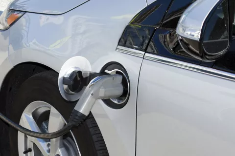 California: prohíbe el uso de autos a nafta California prohíbe el uso de autos a nafta.