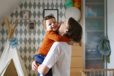 Maternidad: por qué es clave terminar con la idea de las mamás superpoderosas Por qué es clave hablar sobre la maternidad sin filtros.