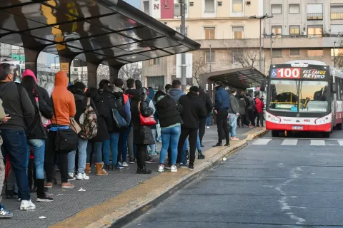 Feriado: cómo funcionan los servicios durante este viernes Feriado Nacional