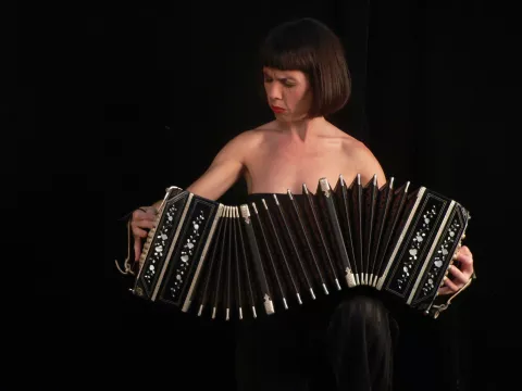 Tita Merello y María Elena Walsh: el tango por mujeres quedó silenciado Carla Algeri: una de las compositoras y bandoneonistas más reconocidas de la escena actual