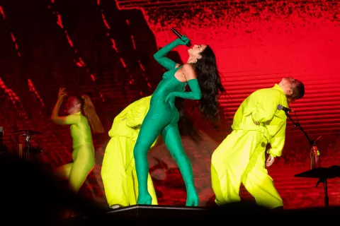 Dua Lipa: una noche explosiva en el Campo Argentino de Polo Dua Lipa en Buenos Aires