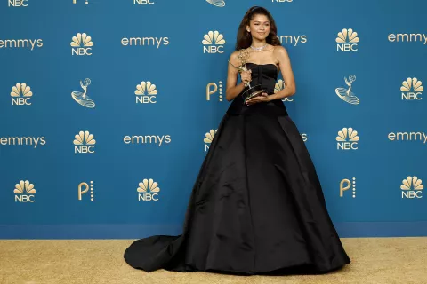 Emmy 2022: los mejores momentos que nos dejó la ceremonia Zendaya después de recibir su Emmy.