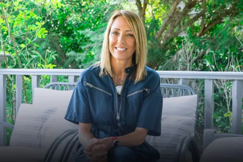 Día mundial de la prevención del suicidio: la historia de Jess Browne, una mamá que vivió el suicidio de su hijo y que hoy ayuda a otras familias Jess Browne es la mamá de Ignacio.