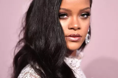 Rihanna vuelve a cantar: será la atracción del entretiempo del Super Bowl Rihanna vuelve a cantar después de 5 años.