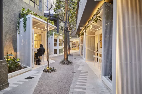 Dónde ir a comer después del teatro: conocé el nuevo polo gastronómico del Paseo La Plaza Manduca tiene 10 puestos con diferentes propuestas gastronómicas