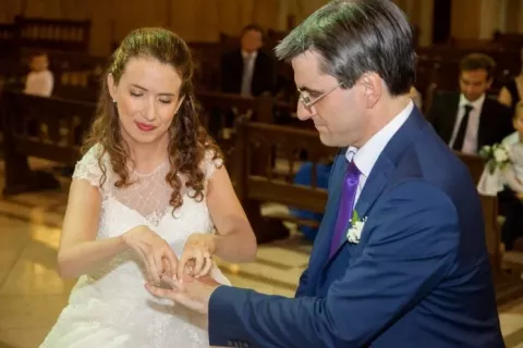 Día de la Discapacidad: “Pensaba que la pareja no iba a tener un lugar en mi vida” Daniela Aza, influencer experta en diversidad, el día de su casamiento con Jonatan Brunetti