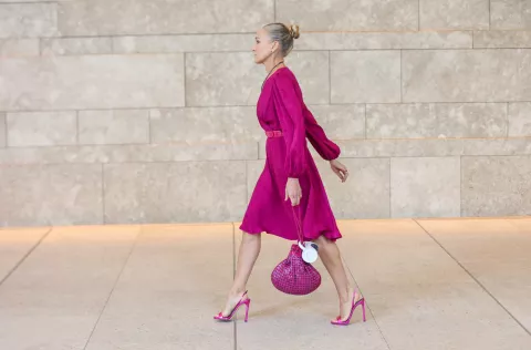 Sarah Jessica Parker: el look monocromático que conquistó las calles de Nueva York Sarah Jessica Parker en el rodaje de And Just Like That.