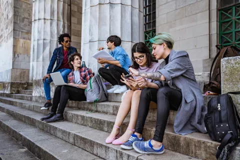 De acuerdo a un informe, el 71% de los estudiantes no trabajan de lo que estudian El 71% de los estudiantes argentinos no trabaja de lo que estudia.