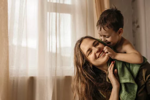 Día de la Madre: frases ideales para compartirle a mamá Frases para celebrar el Día de la Madre.
