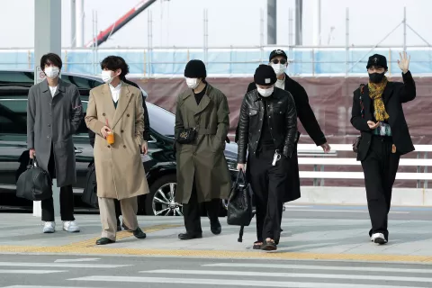Corea del sur: cómo es el servicio militar obligatorio BTS en el aeropuerto de Seul.