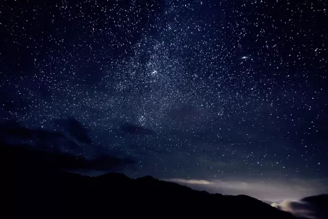 Turismo astronómico: 5 lugares para ver las estrellas cerca de Buenos Aires Cinco lugares para ir a ver las estrellas, cerca de Buenos Aires.