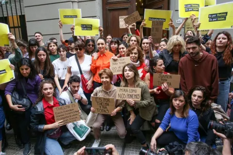 Darthés negó haber abusado de Thelma al declarar en el juicio en Brasil Thelma desde las oficinas de la Unidad Fiscal Especializada en Violencia contra las Mujeres (UFEM)