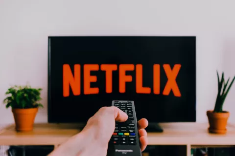 Netflix: la plataforma dio marcha atrás con la función de agregar una casa Netflix da marcha atrás con su cambio en las sucripciones.