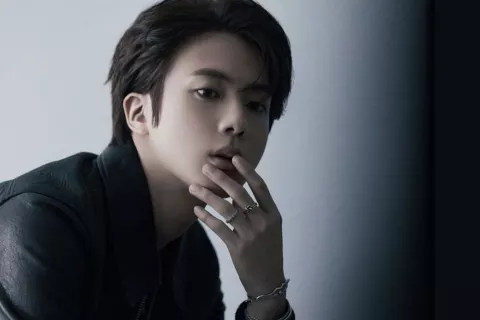ARMY reacciona a The Astronaut, la nueva canción de Jin de BTS Imagen promocional de The Astronaut de Jin.