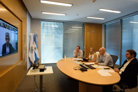 C40: las ciudades emiten más del 70% de los gases de efecto invernadero Horacio Rodríguez Larreta en el encuentro virtual con el alcalde de Londres, Sadiq Khan.