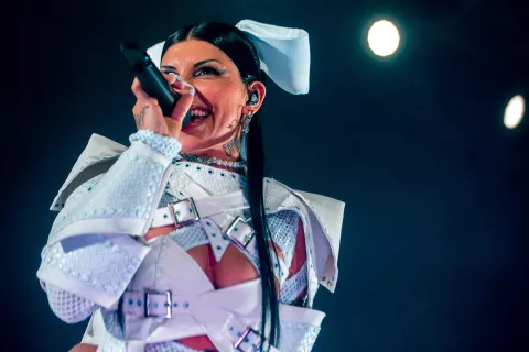 Marcha del Orgullo: Cazzu cantará en Plaza de Mayo Show de Cazzu en el Luna Park en septiembre pasado. Ahora estará en la Marcha del Orgullo.