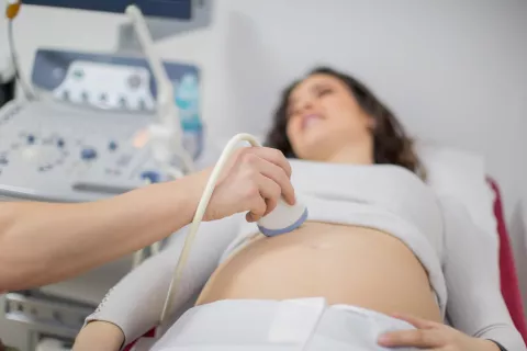 Chequeos durante el embarazo: ¿cada cuánto tengo que ir y qué estudios me van hacer? Chequeos en el embarazo: ¿qué debemos hacernos?
