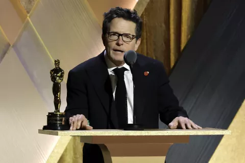 Michael J. Fox recibió el Oscar honorífico y conmovió a sus fanáticos Michael J. Fox durante la entrega del Oscar honorífico.