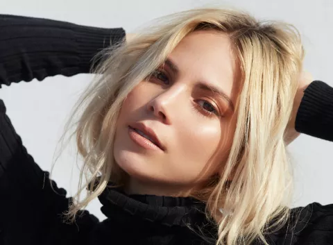 Iluminadores: todo lo que tenés que saber para sumarlos a tu makeup Iluminadores: cuándo, dónde y cómo aplicarlos
