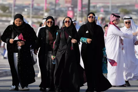 Qatar, Irán y EE.UU.: 3 países que retroceden en materia de Derechos Humanos Mujeres llegando a la ceremonia inaugural del Mundial Qatar 2022