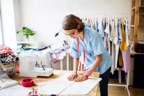 Moda sustentable: cuál es el impacto que tiene la ropa que usamos La ropa contamina: ¿qué podemos hacer para reducir el impacto?