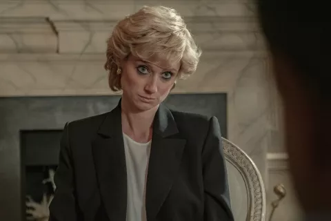 The Crown: cómo se convirtió Elizabeth Debicki en Lady Di para The Crown Elizabeth Debicki como Lady Di en The Crown.