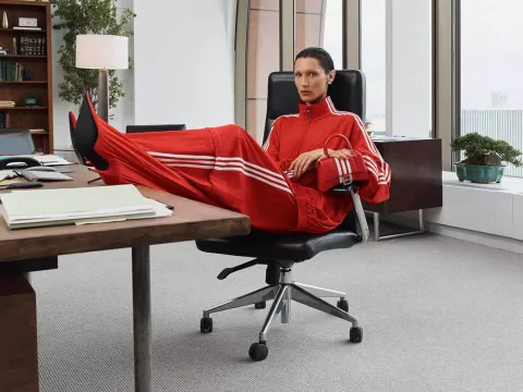 El escándalo de Balenciaga: adidas decidió terminar su relación con la marca de lujo adidas_por_balenciaga.jpg