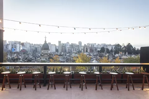 Estas son las 10 mejores terrazas y jardines de Buenos Aires para salir a comer 10 terrazas y jardines clásicas de Buenos Aires, que nunca pasan de moda.