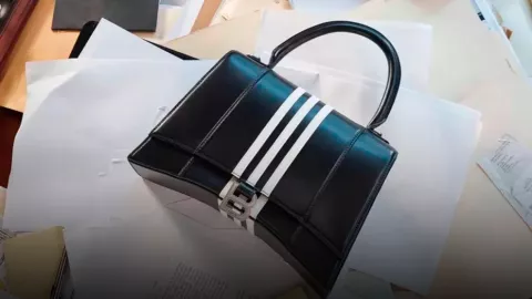 Balenciaga: en medio del escándalo borró todas sus publicaciones en Instagram Balenciaga envuelta en un escándalo