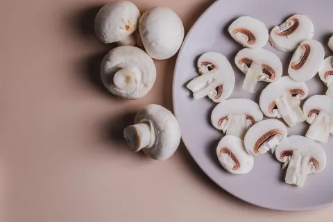 Vitamina D: cuáles son sus principales beneficios En qué alimentos podés encontrar la vitamina D.