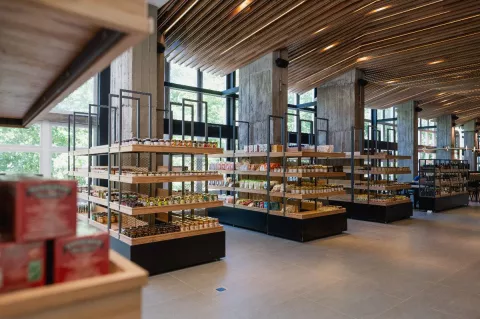 Mercat Caballito: cómo es el nuevo paseo gastronómico en donde vas a encontrar productos orgánicos Así es el Mercat Caballito, el nuevo mercado que acaba de abrir.