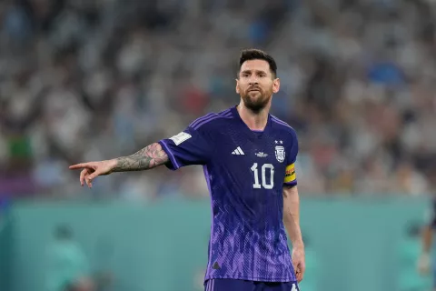 Mundial Qatar 2022: ¿cuándo juega Argentina en los octavos de final? Messi, en el partido contra Polonia.