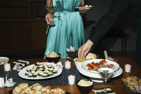 Comidas de fin de año: cómo cuidarnos del atracón.