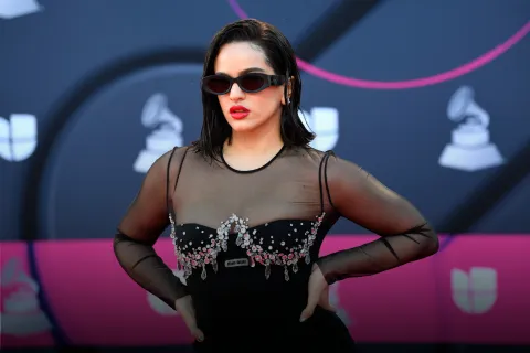 Rosalía: los 7 mejores looks de la cantante española de 2022 Rosalía