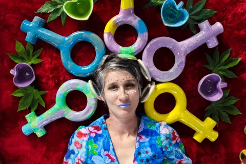 Andrea Echeverri, de Aterciopelados, habló de rock, diversidad, Shakira y feminismos Andrea Echeverri, la voz líder del grupo colombiano Aterciopelados, una rockera empoderada.