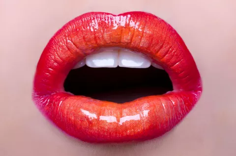 Tik Tok: cómo son los labios de vidrio, el último make-up viral Cómo son los labios de vidrio, el nuevo viral de Tik Tok.