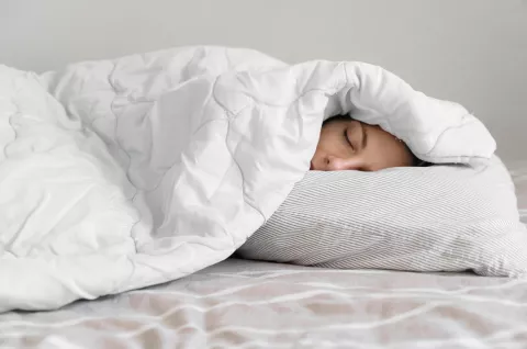 Dormir bien: estos alimentos mejoran tu descanso Qué alimentos pueden ayudarte a dormir mejor.