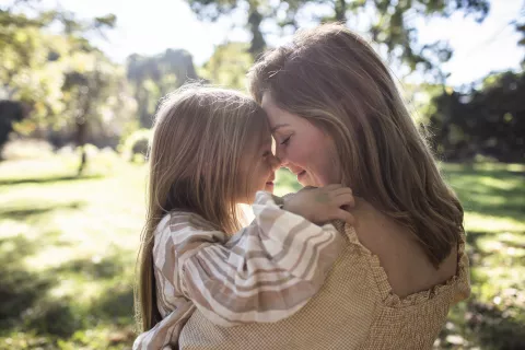 Maternidad: crece el número de mujeres que deciden ser mamás solteras Madre sola por elección: nuevos modelos de familias.