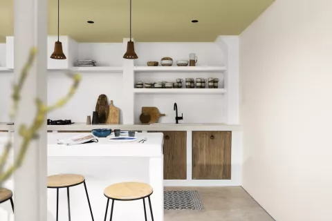 Los techos de colores son tendencia: estos son los beneficios de sumarlos a tu deco Techos de colores: la tendencia 2023