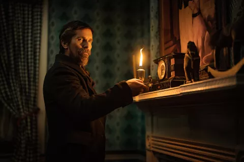 Está en Netflix, dura 2 h y es el thriller que te mandendrá al borde de la silla Christian Bale es un experimentado detective en la Nueva York del siglo XIX.
