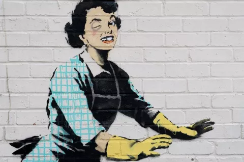 Banksy: así es su nuevo mural que denuncia la violencia de género Banksy publicó en su cuenta de Instagram su último mural.