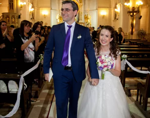 Día de los Enamorados: cuando el amor es más fuerte que los prejuicios Daniela Aza, influencer experta en diversidad, el día de su casamiento con Jonatan Brunetti