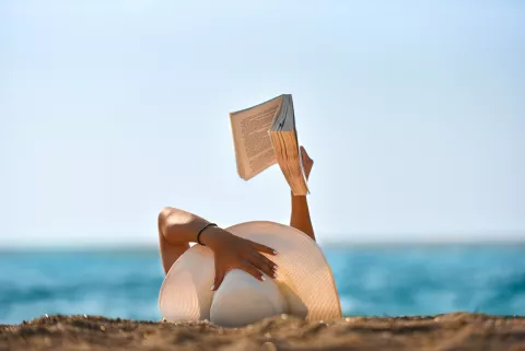 Febrero: 6 libros que se publican este mes y vas a querer leer 6 libros que se publican en febrero y vas a querer leer.
