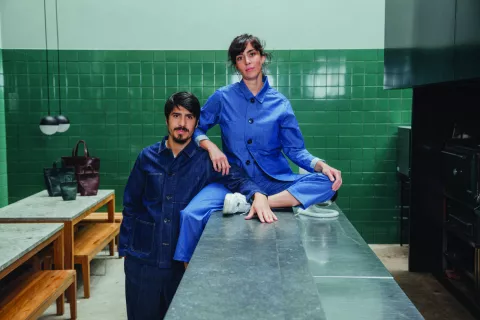 Las Flores: el exitoso restaurante de Palermo que te va a sorprender Chula Gálvez y Santiago Pérez, la pareja detrás del restaurante Las Flores.