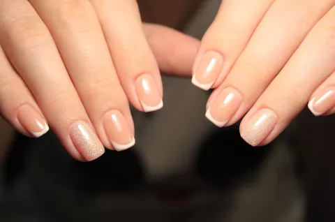 Nail art: 10 diseños minimalistas para que te inspires 10 diseños minimalistas para que te inspires.