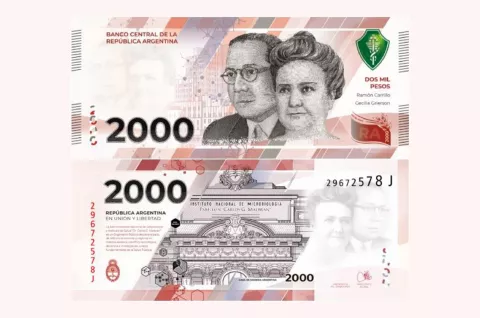 Billetes de $ 2000: ¿por qué los rechazan los cajeros y qué hacer si tengo uno? El billete de $2000 requiere que los cajeros se reprogramen para no rechazarlos.